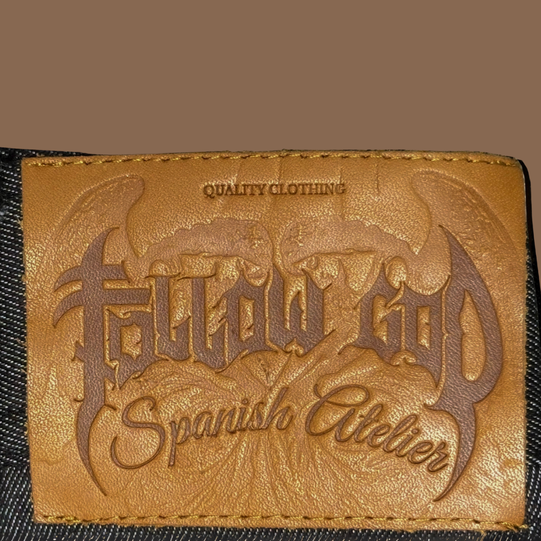 Etiqueta bordada en cuero Samo Girl.