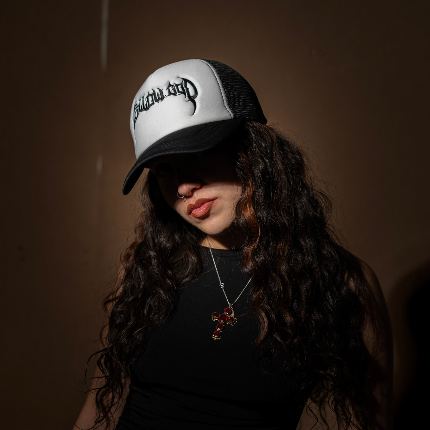 Gorra camionero, Follow God negra