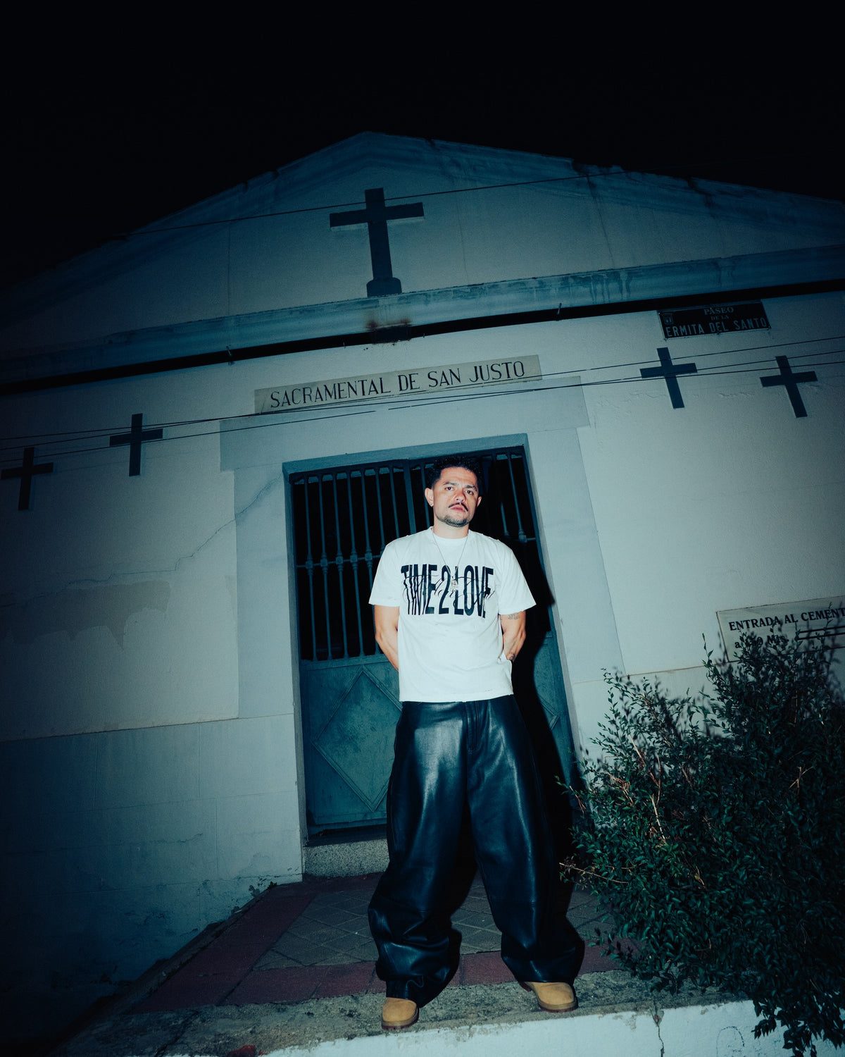 TIME2LOVE Distressed Tee