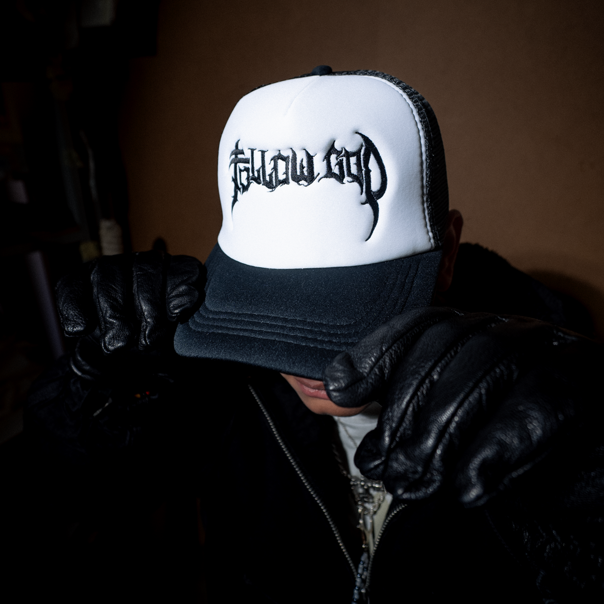 Gorra camionero, Follow God negra